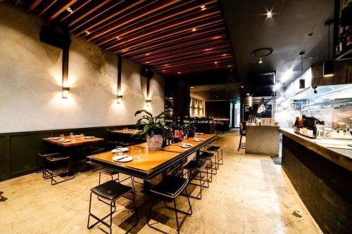 Absolute Inner-city Luxury / Canberra City