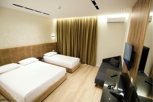 Hotel Three