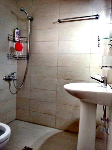 Hostal Tilis Guesthouse