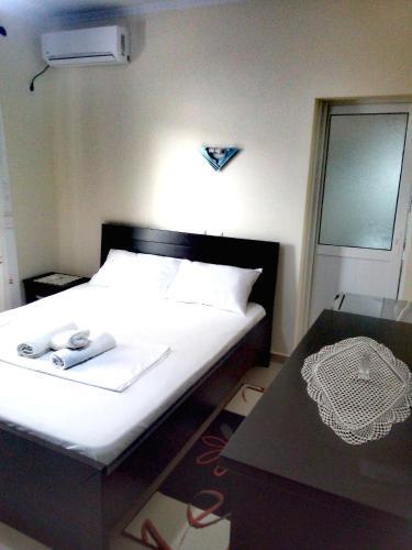 Hostal Tilis Guesthouse