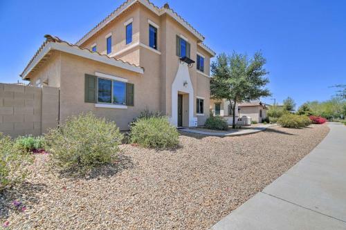 Peaceful Arizona Escape Grill And Pool Access!