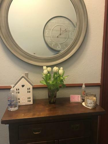 Hostal Roselodge Guest House