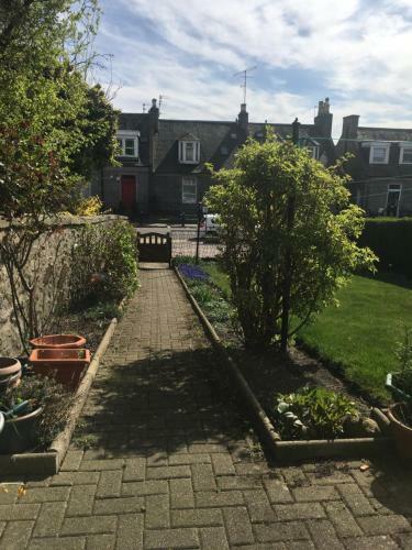 Hostal Roselodge Guest House