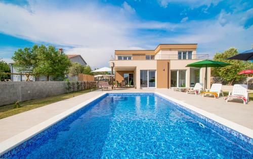 Sch�ne Villa Mit Privatem Pool
