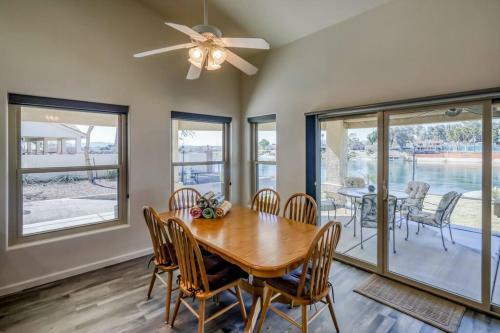 Waterfront Resort Living! Beach & Launch