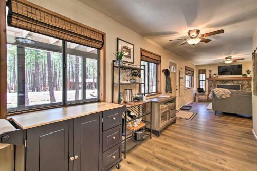 Bright Pinetop Cabin With Deck - Pet Friendly!