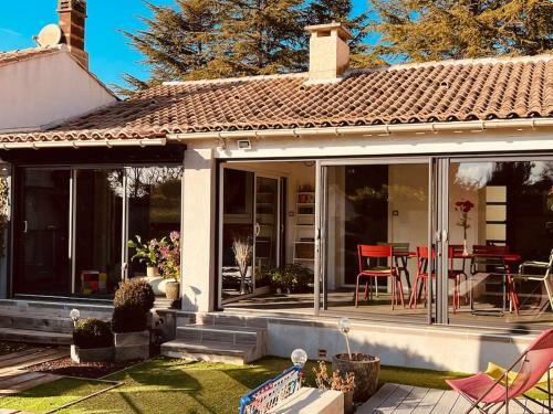 Villa Spacieuse Avec Piscine , Aix En Provence