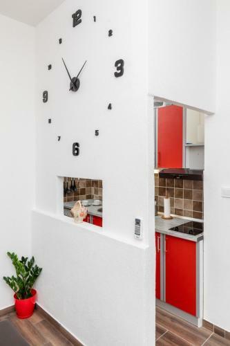 Sandra's Old Town Apartment