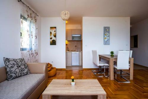 Apartment Radovic