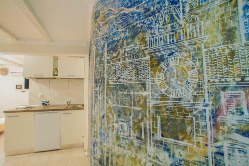 Honey Art Apartment