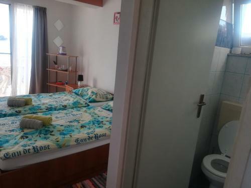Apartments And Rooms Sara- Petr?ane