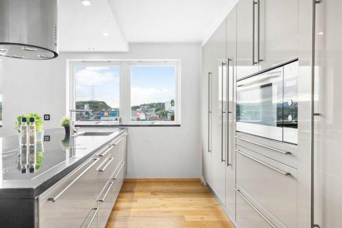 Apartamento Penthouse Leilighet 200 Kvm Vakker Sj�utsikt.