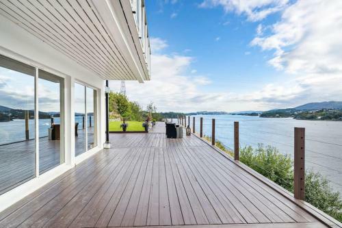 Apartamento Penthouse Leilighet 200 Kvm Vakker Sj�utsikt.