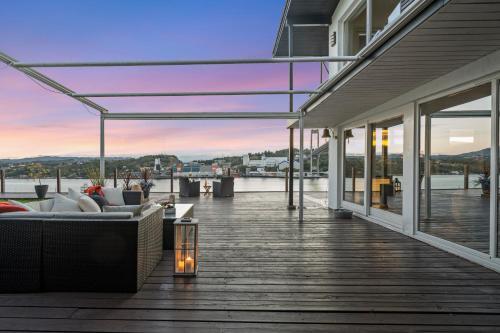 Apartamento Penthouse Leilighet 200 Kvm Vakker Sj�utsikt.