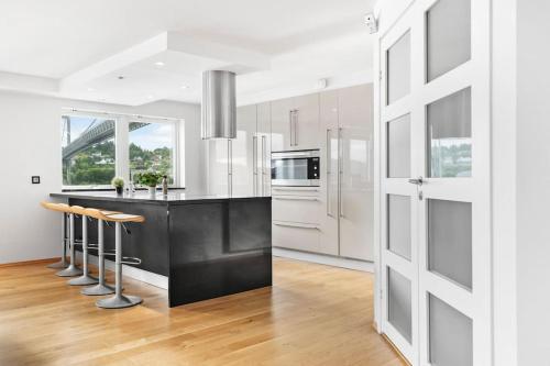 Apartamento Penthouse Leilighet 200 Kvm Vakker Sj�utsikt.