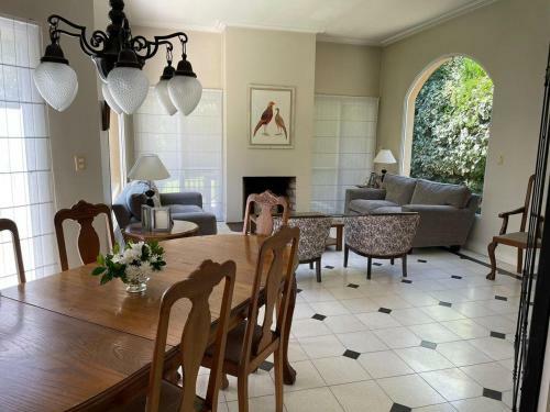 Casa En Pleno Chacras De Coria
