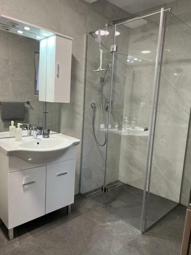 Stara Jezica Apartments With Wifi