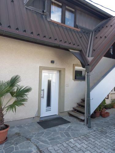 Stara Jezica Apartments With Wifi