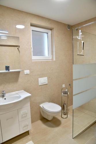 Stara Jezica Apartments With Wifi