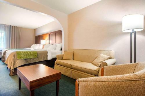 Hotel Comfort Inn & Suites