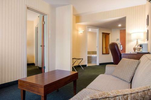 Hotel Comfort Inn & Suites
