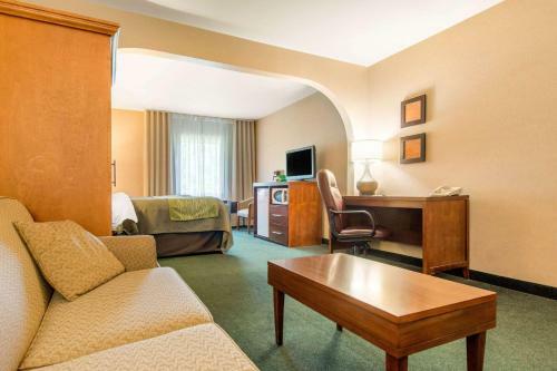 Hotel Comfort Inn & Suites