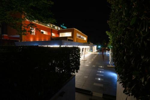 Midi Hotel