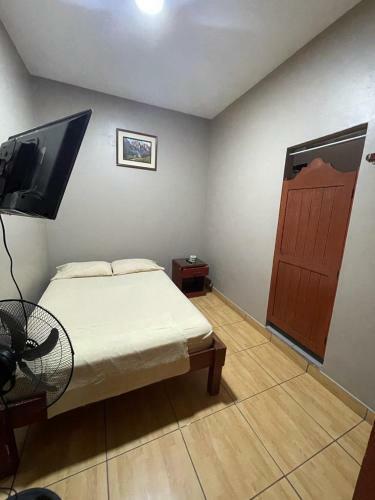 Hotel Alojamiento Tahuari