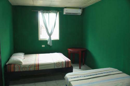 Albergue Twin Fin Plaza