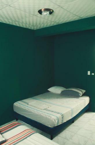 Albergue Twin Fin Plaza
