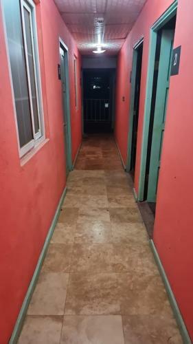 Albergue Twin Fin Plaza