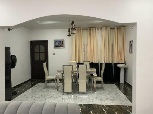 Bed & Breakfast Lavish Guest House