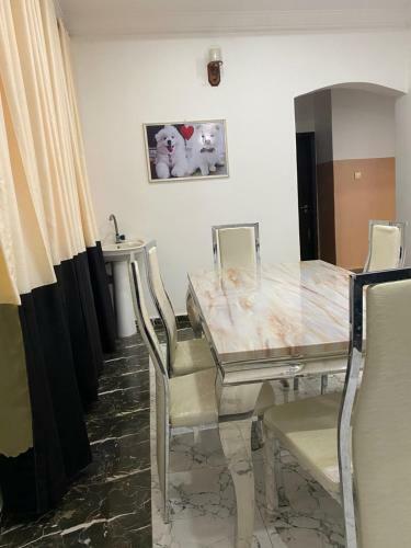 Bed & Breakfast Lavish Guest House