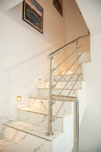 Cozy 3 Bedroom Apart - 24hrs Elect/wifi/security