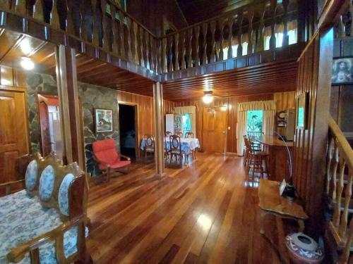 Rossy's Villa And Garden's