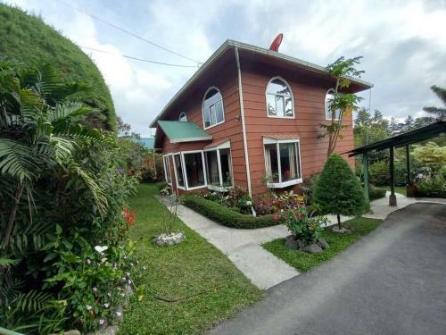 Rossy's Villa And Garden's