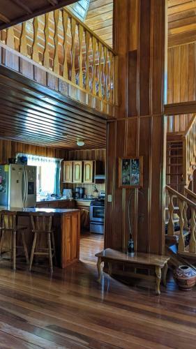 Rossy's Villa And Garden's