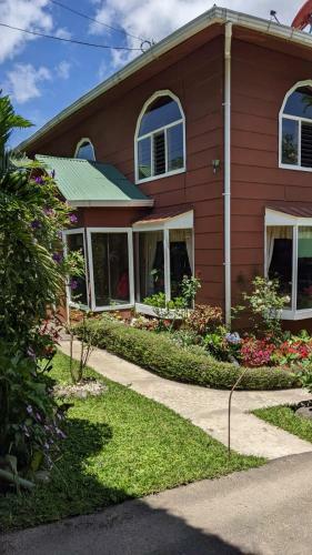 Rossy's Villa And Garden's