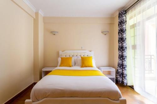 Apartamento Lovely Four Bedroom With A Pool