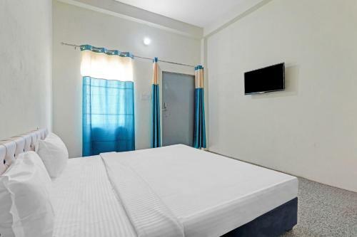 Collection O 88859 Hotel Anmol Inn