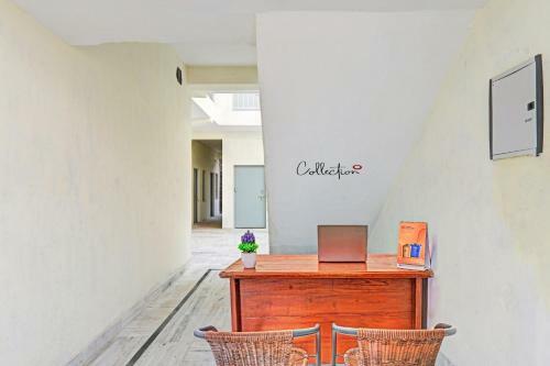 Collection O 88859 Hotel Anmol Inn