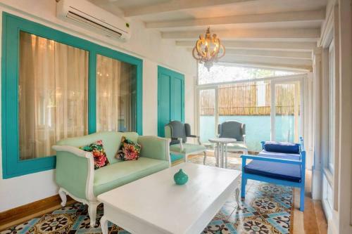 White Banyan Beach Villa, Candolim By The Acacia Villas