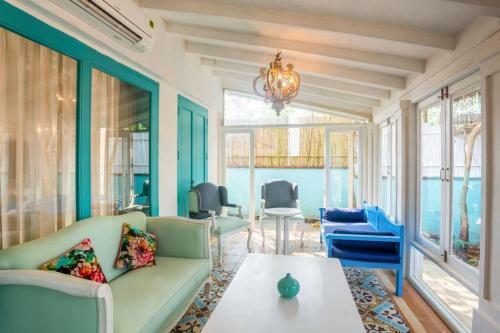 White Banyan Beach Villa, Candolim By The Acacia Villas