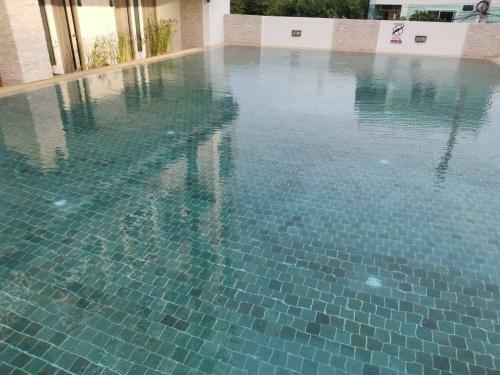 Hotel Leenova Place