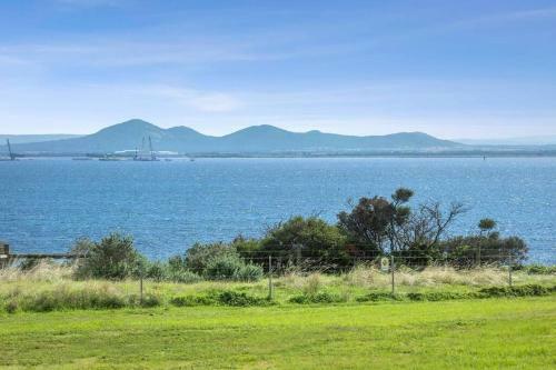 Waterfront - Bay Views - Edgewater Springs