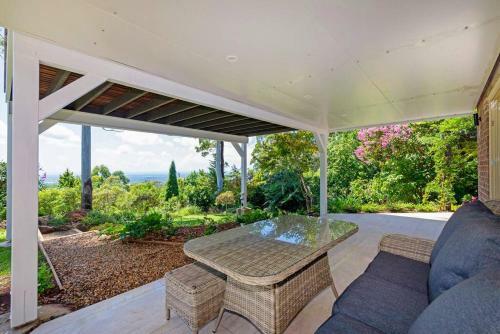 Apartamento Broadview: A Coastal Panorama