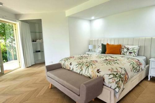 Apartamento Broadview: A Coastal Panorama