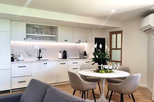 Apartamento Broadview: A Coastal Panorama