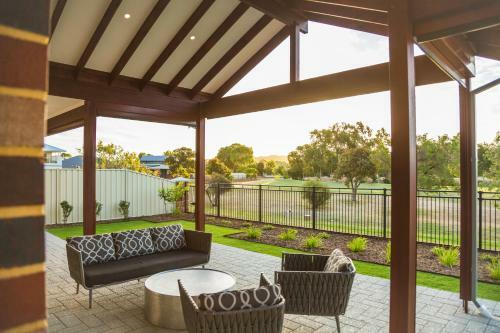 Chic Retreat