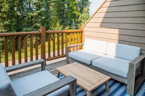 Cozy Mountain Retreat W/ Private Hot Tub